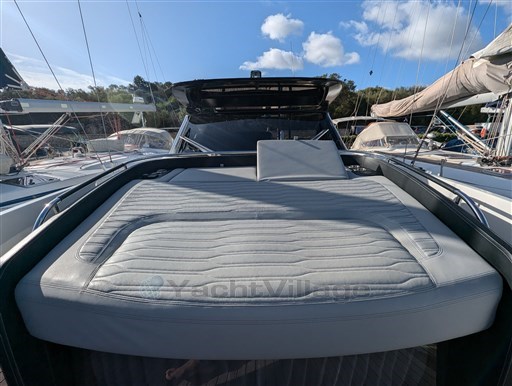 Cranchi 46 Luxury Tender fwd deck sunpad