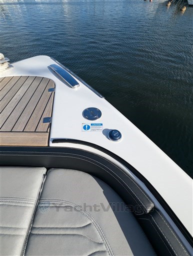 Cranchi 46 Luxury Tender bow shower