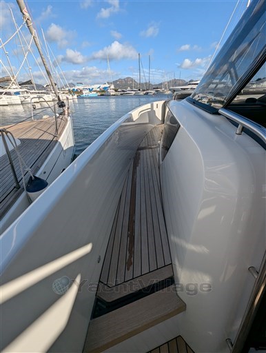 Cranchi 46 Luxury Tender sideways