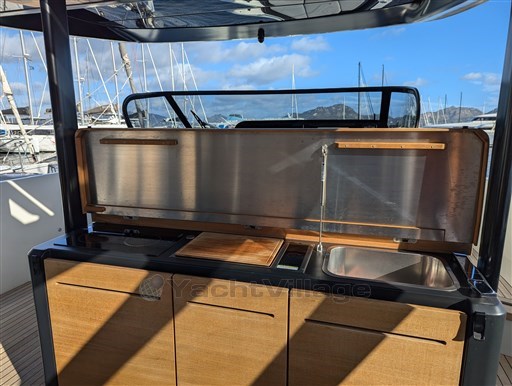 Cranchi 46 Luxury Tender galley