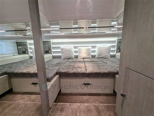 Cranchi 46 Luxury Tender master cabin