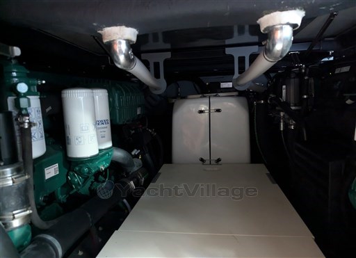 Cranchi 46 Luxury Tender engine room