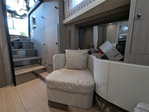 Cranchi 46 Luxury Tender cabin detail