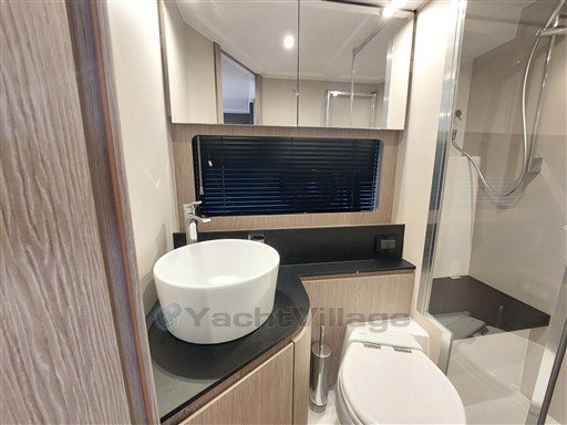 Azimut Atlantis 45 bathroom view