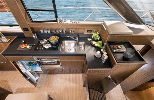 Bavaria 420 coupè galley