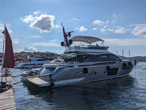 Azimut S7New aft profile
