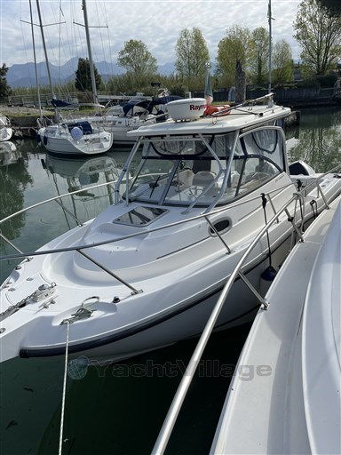 Boston Whaler 255 Conquest