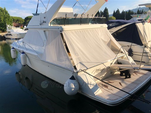 Tiara Yachts 360 Fly