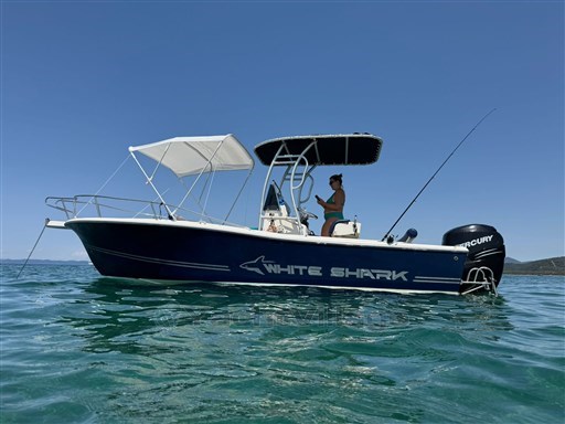 White Shark 215