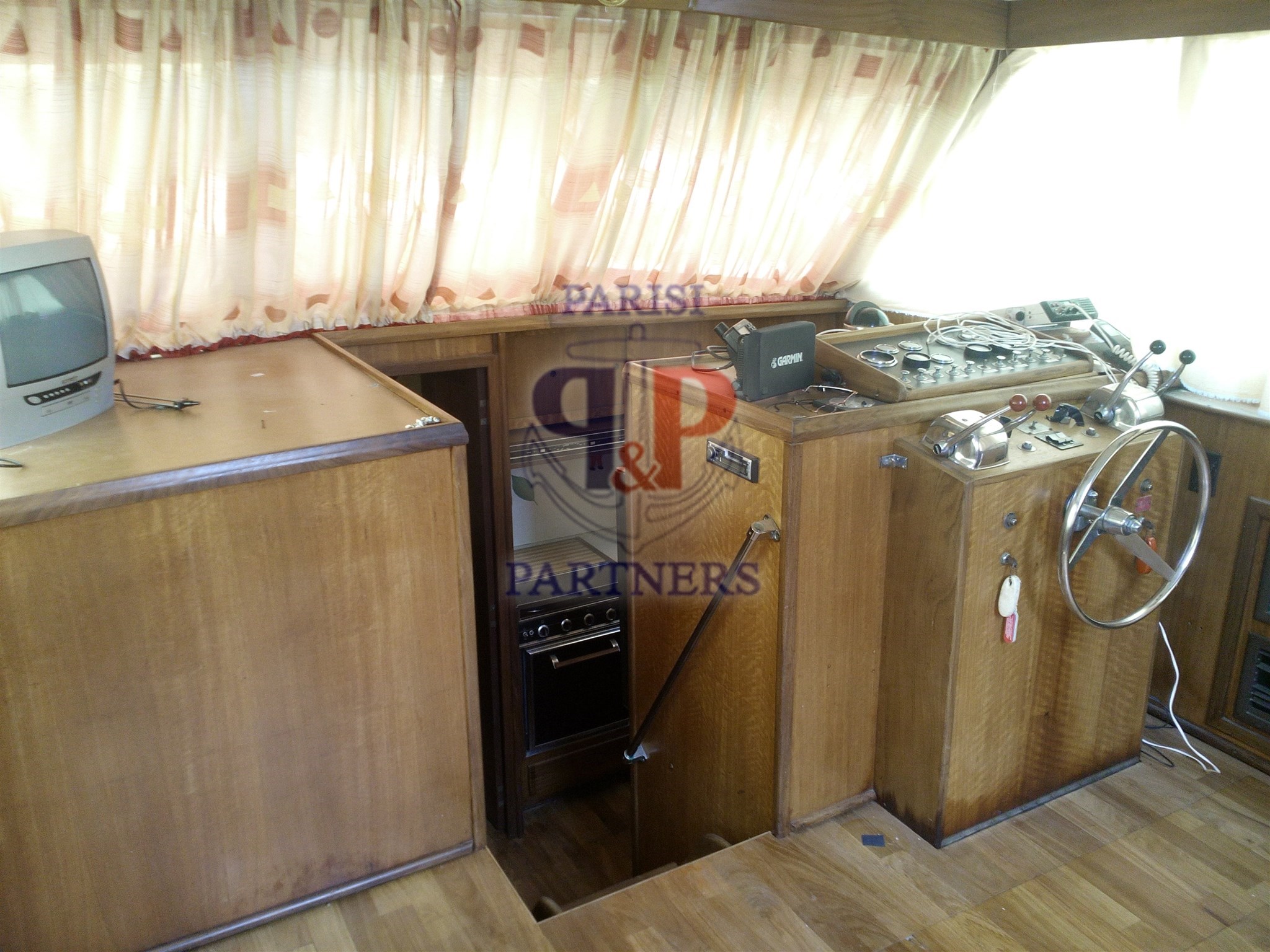 Hatteras 38 double cabin, barca motore usata in vendita in ...