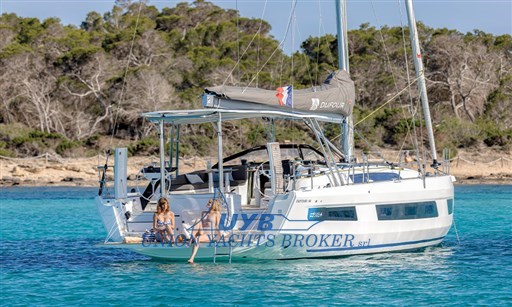 dufour-48-nouveau-bateau-voilier-12.jpg