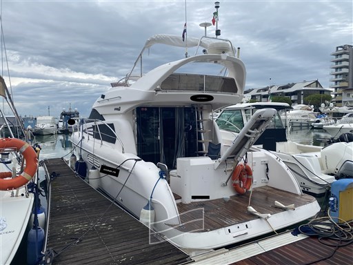 Esterno SX.jpg