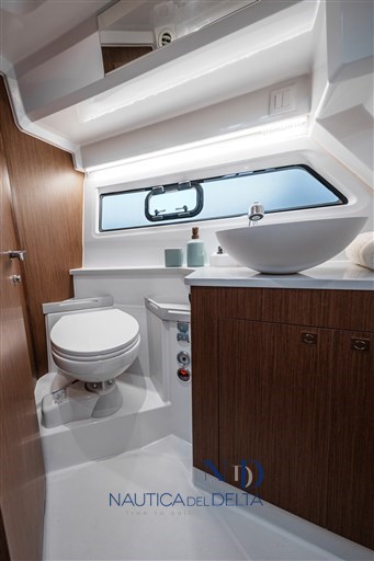 241104_MxHpics_Beneteau_A_0114.jpg-1900px.JPG