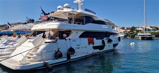 Custom Line Navetta 28