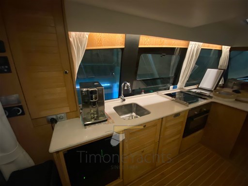 Menorquin 54 Fly cucina