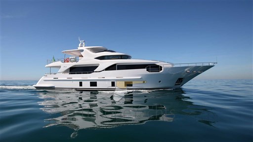 Benetti Delfino 93'