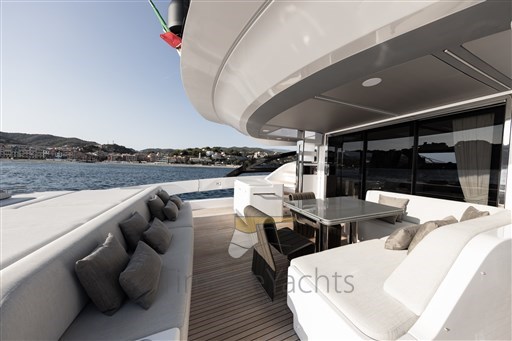 Azimut S8092.jpg
