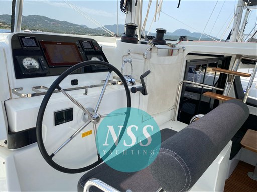 Lagoon 42