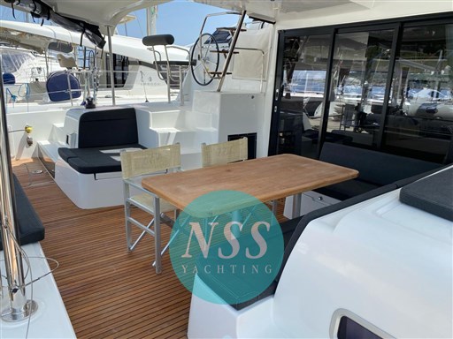 Lagoon 42