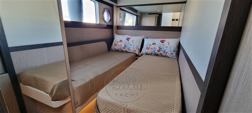 Absolute yacht boat 47 flybridge bella yacht . 1yachtforyou . mathieu gueudin (35)