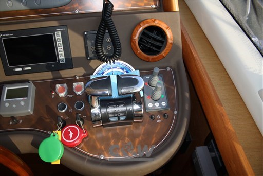 Mochi 64 Dolphin Fly