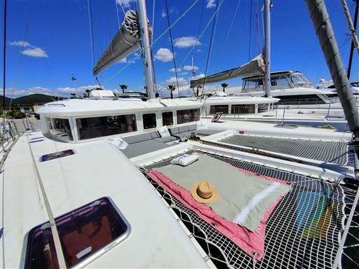 lagoon_450F_1_59